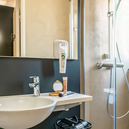Ibis Styles Sur Centre Cathédrale Hotel 3*