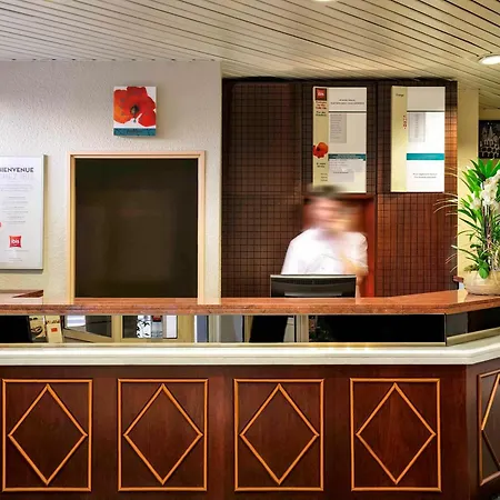 Ibis Styles Sur Centre Cathedrale Hotel 3*