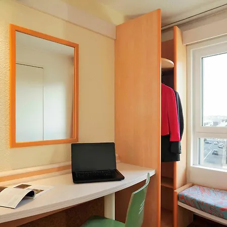 Ibis Styles Sur Centre Cathedrale Otel