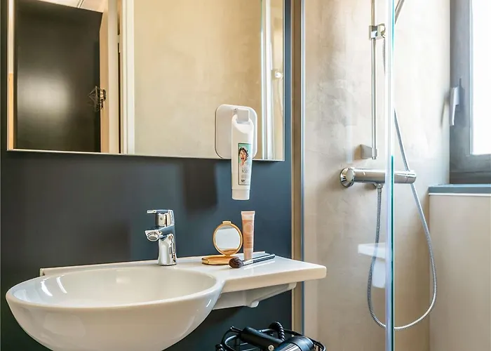 Hotel Ibis Styles Sur Centre Cathedrale 3*