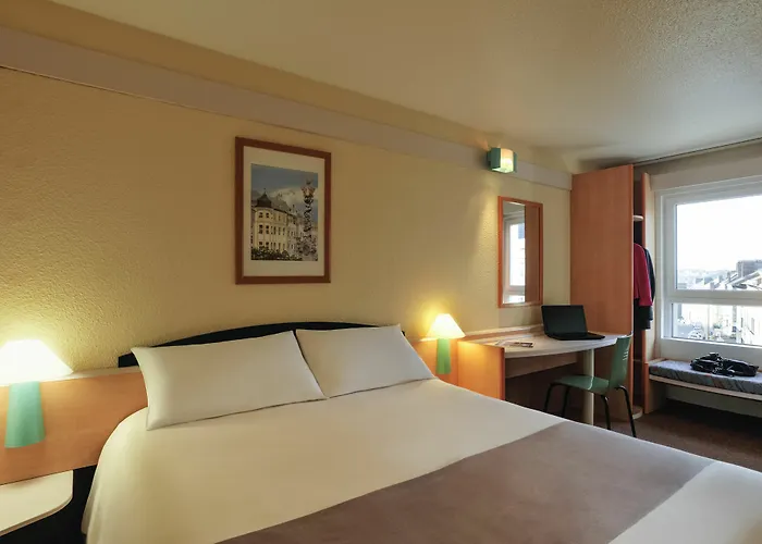 Ibis Styles Sur Centre Cathedrale Hotel