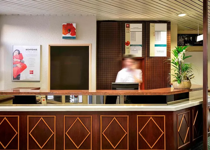 Ibis Styles Sur Centre Cathedrale Hotel 3*