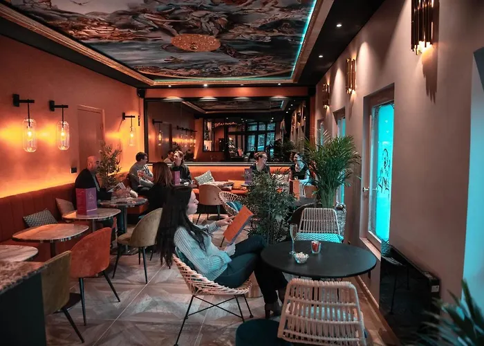 Ibis Styles Sur Centre Cathedrale Hotel 3*